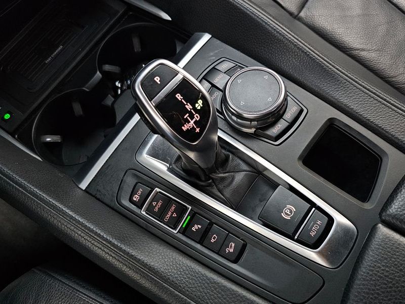 2015 BMW X6 xDrive 30d photo 9
