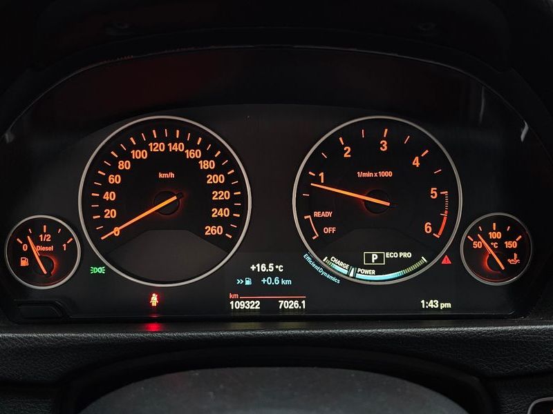 2015 BMW 3 Series 320d photo 8