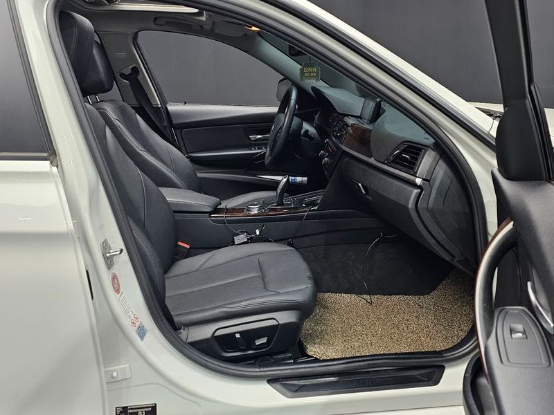 2015 BMW 3 Series 320d photo 11