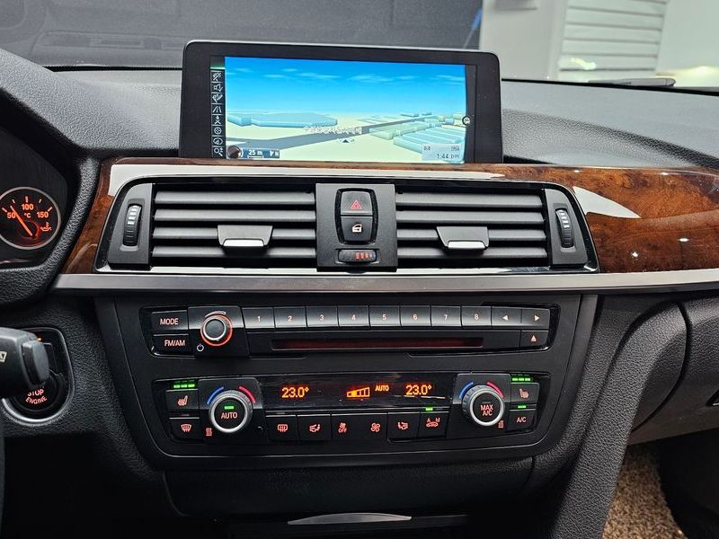 2015 BMW 3 Series 320d photo 14