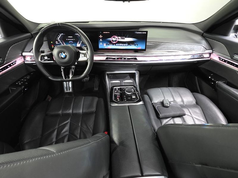 2024 BMW 7 Series 740d xDrive M Sport photo 7