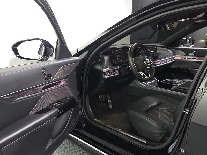 2024 BMW 7 Series 740d xDrive M Sport photo 10