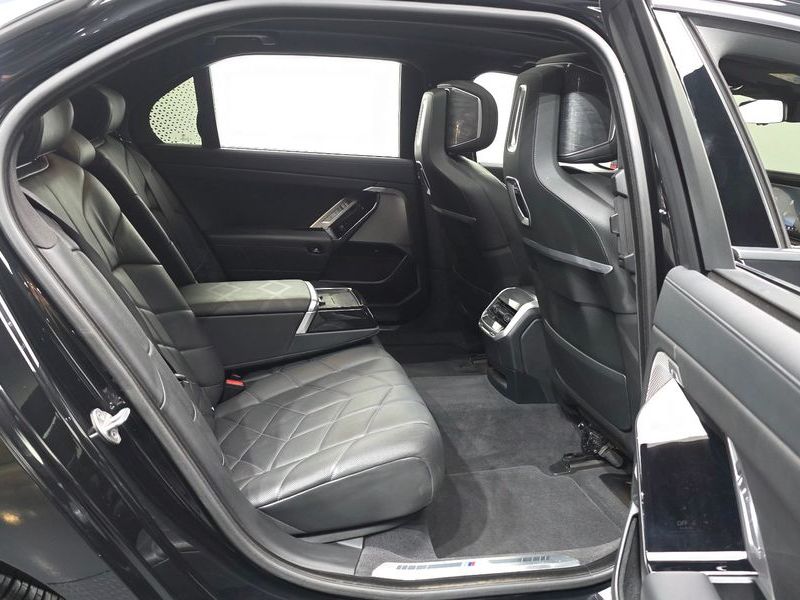 2024 BMW 7 Series 740d xDrive M Sport photo 13