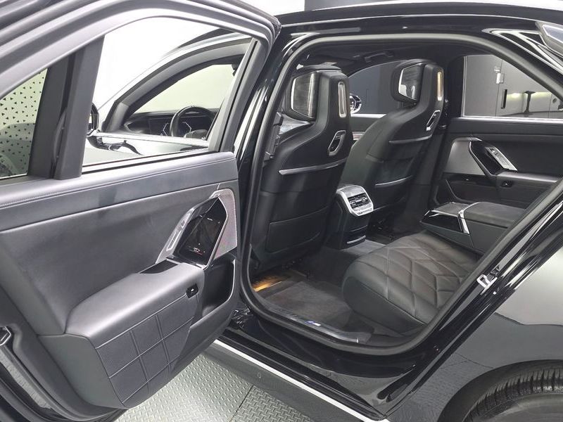 2024 BMW 7 Series 740d xDrive M Sport photo 27