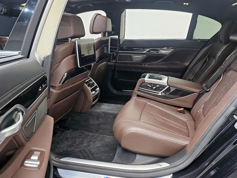 2019 BMW 7 Series 740Li xDrive M Sport Package photo 12