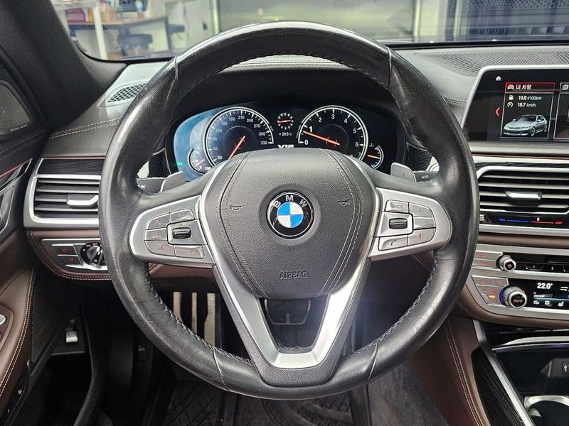 2019 BMW 7 Series 740Li xDrive M Sport Package photo 14