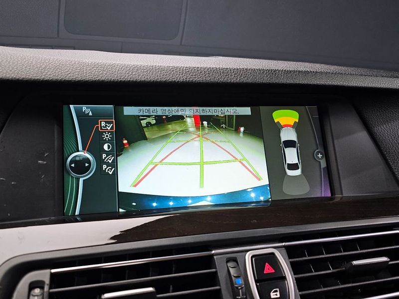2012 BMW 5 Series 520d photo 14