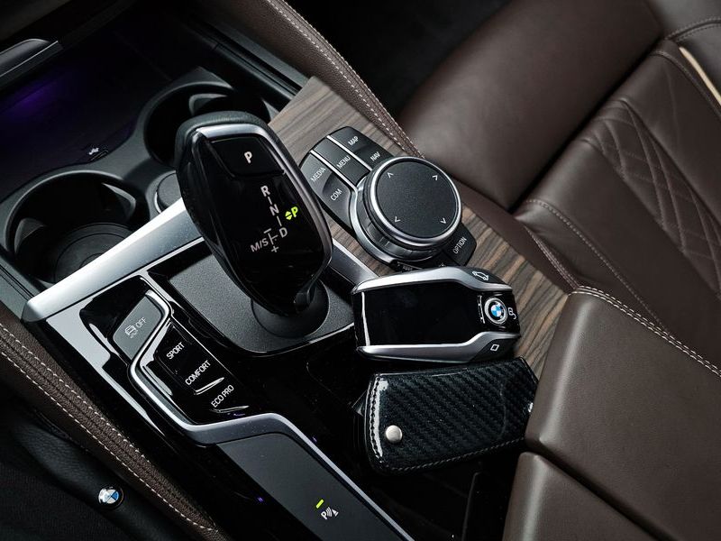 2020 BMW 5 Series 520i M Sport photo 9