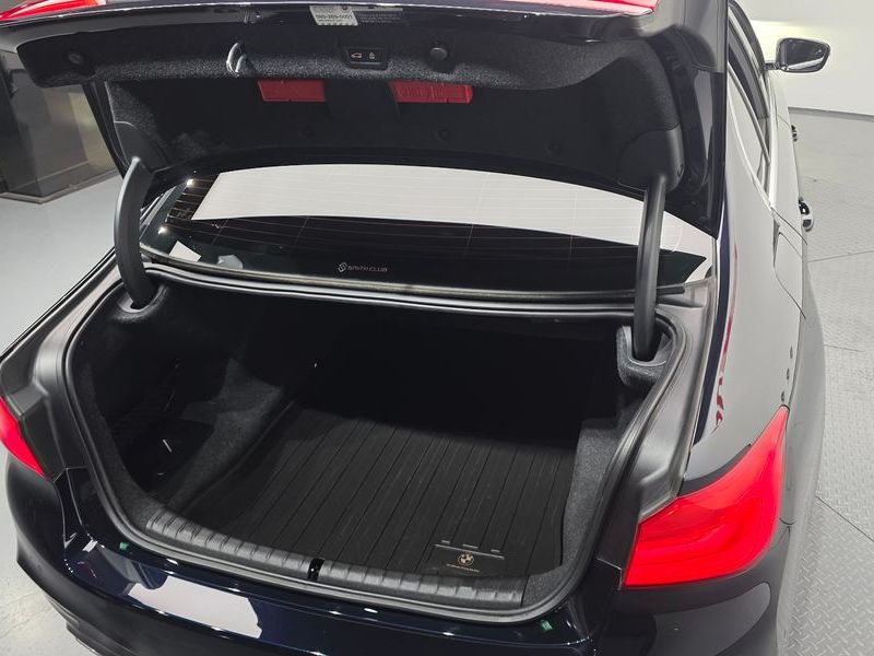 2020 BMW 5 Series 520i M Sport photo 20