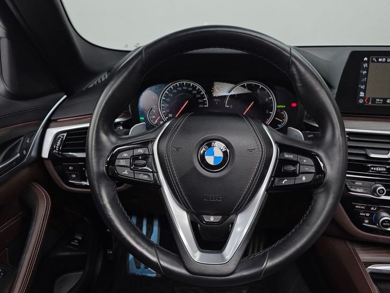 2018 BMW 5 Series 520d M Sport Package Plus photo 13
