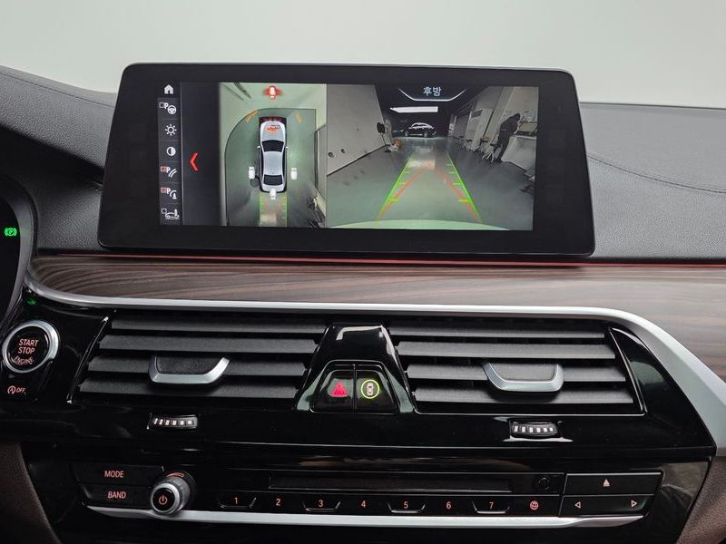 2018 BMW 5 Series 520d M Sport Package Plus photo 14