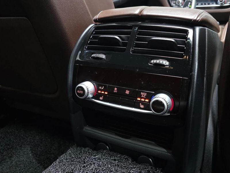 2018 BMW 5 Series 520d M Sport Package Plus photo 19