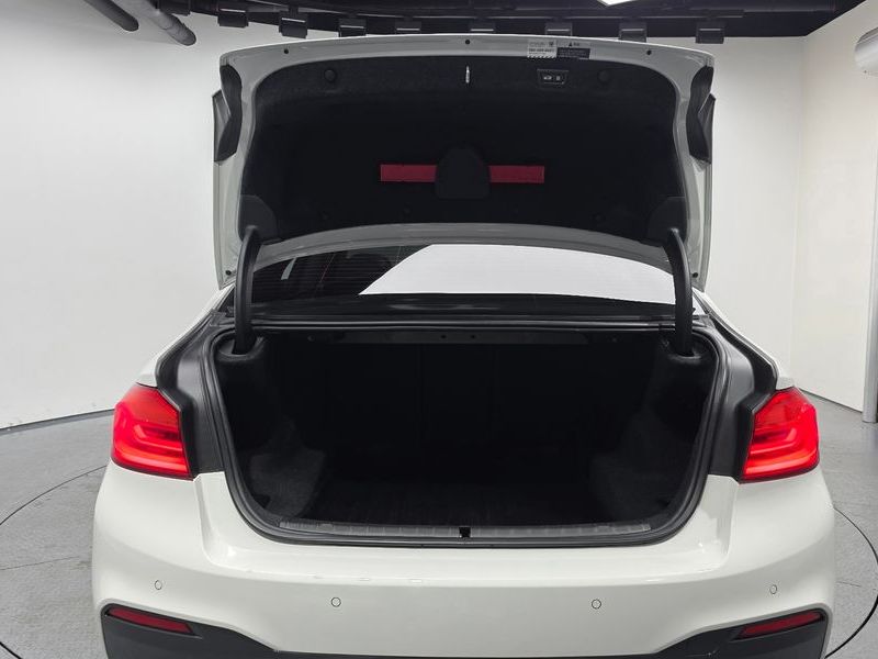 2018 BMW 5 Series 520d M Sport Package Plus photo 20