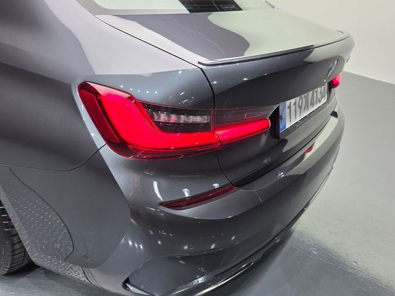 2022 BMW 3 Series M340i Performance photo 23