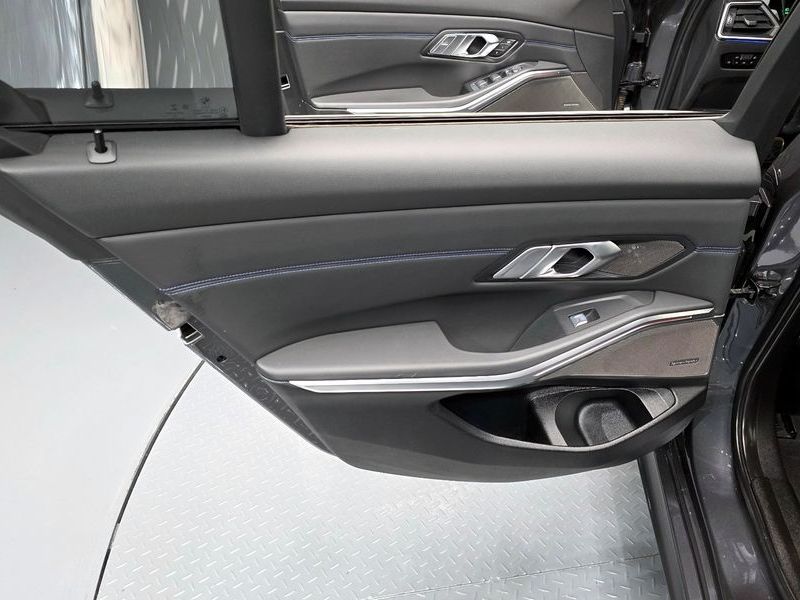 2022 BMW 3 Series M340i Performance photo 25