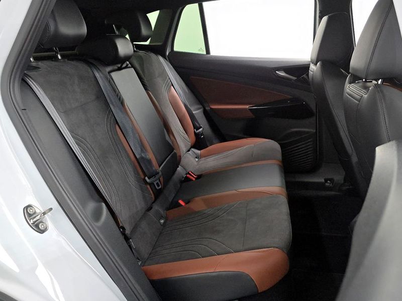 2022 Volkswagen ID.4 Pro photo 12