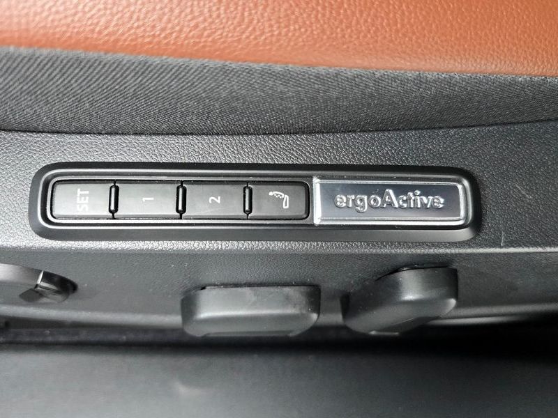 2022 Volkswagen ID.4 Pro photo 16