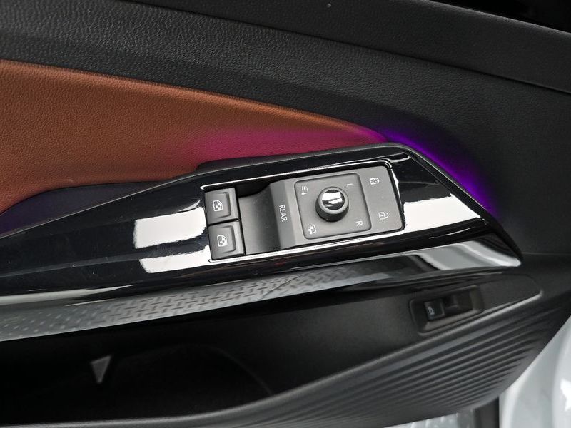 2022 Volkswagen ID.4 Pro photo 17