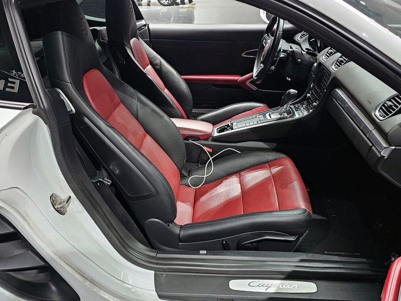 2018 Porsche 718 2.0 photo 10