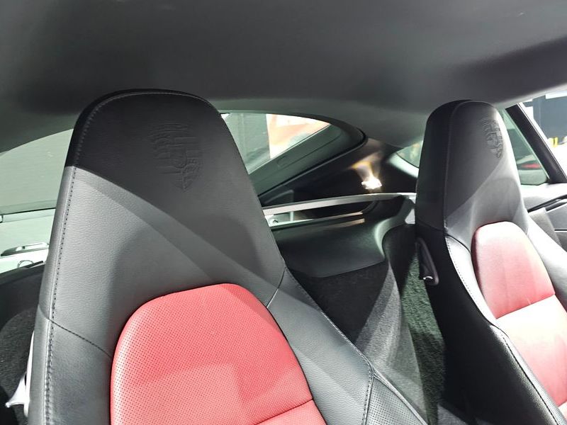 2018 Porsche 718 2.0 photo 19