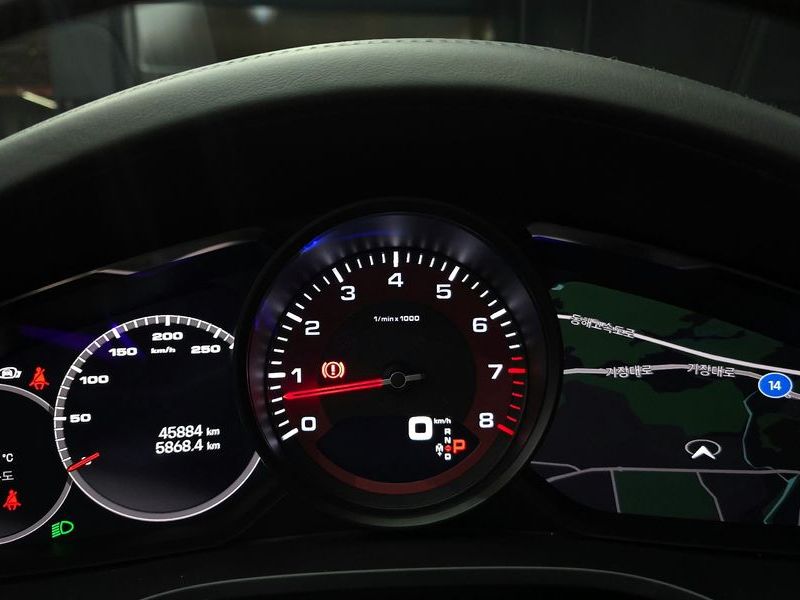 2022 Porsche Cayenne 3.0 COUPE PLATINUM EDITION photo 8