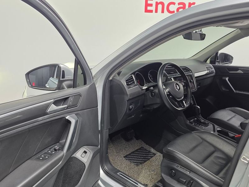 2020 Volkswagen Tiguan 2.0 TDI Premium photo 10