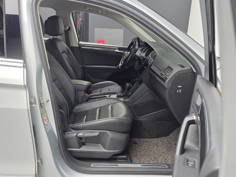 2020 Volkswagen Tiguan 2.0 TDI Premium photo 11