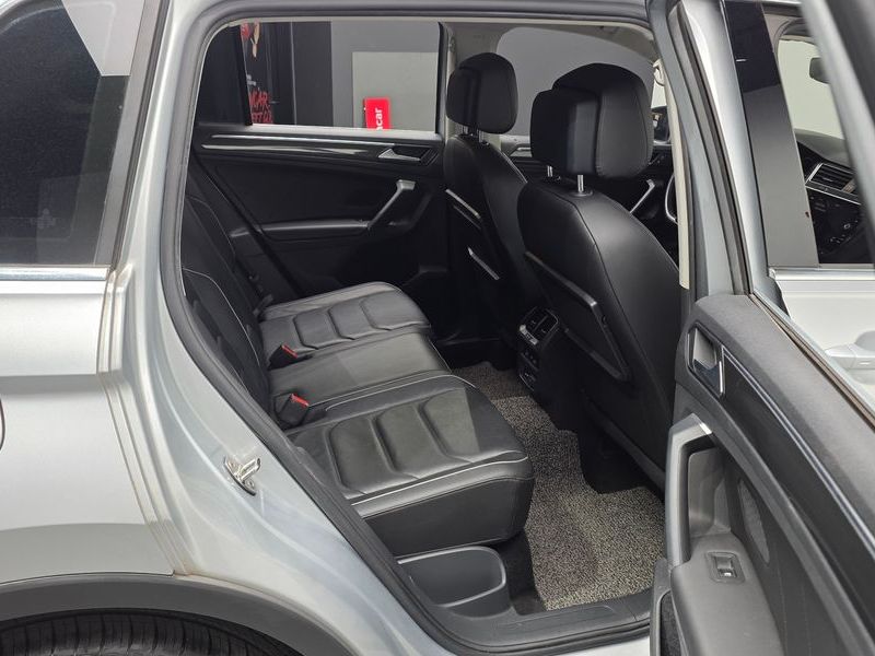 2020 Volkswagen Tiguan 2.0 TDI Premium photo 12