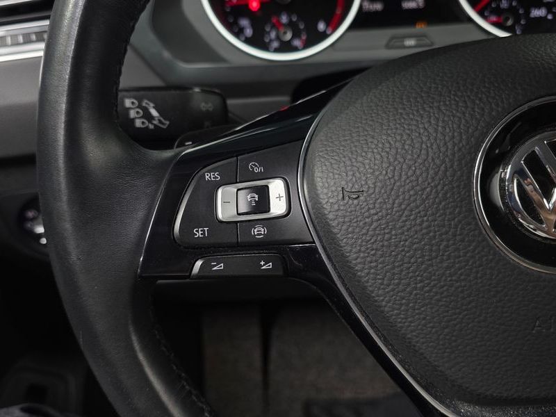 2020 Volkswagen Tiguan 2.0 TDI Premium photo 17