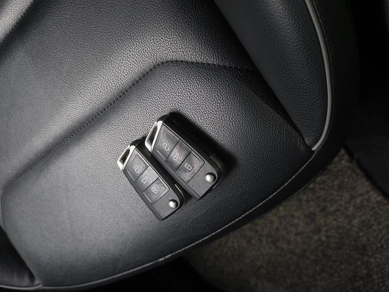 2020 Volkswagen Tiguan 2.0 TDI Premium photo 19