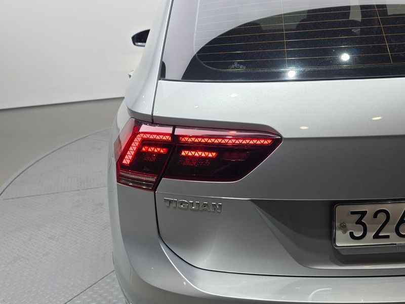 2020 Volkswagen Tiguan 2.0 TDI Premium photo 23