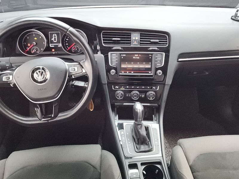 2016 Volkswagen Golf 2.0 TDI photo 7