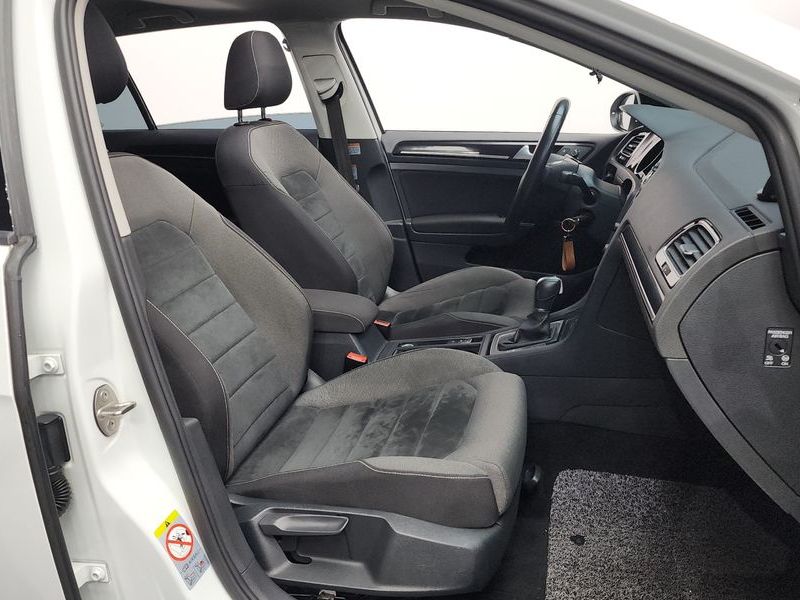 2016 Volkswagen Golf 2.0 TDI photo 11