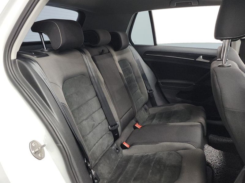 2016 Volkswagen Golf 2.0 TDI photo 12