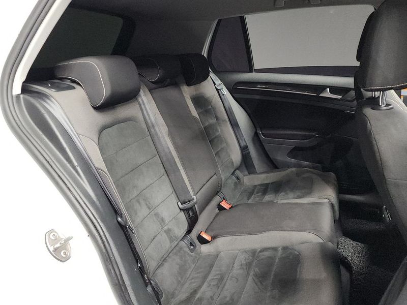 2016 Volkswagen Golf 2.0 TDI photo 12