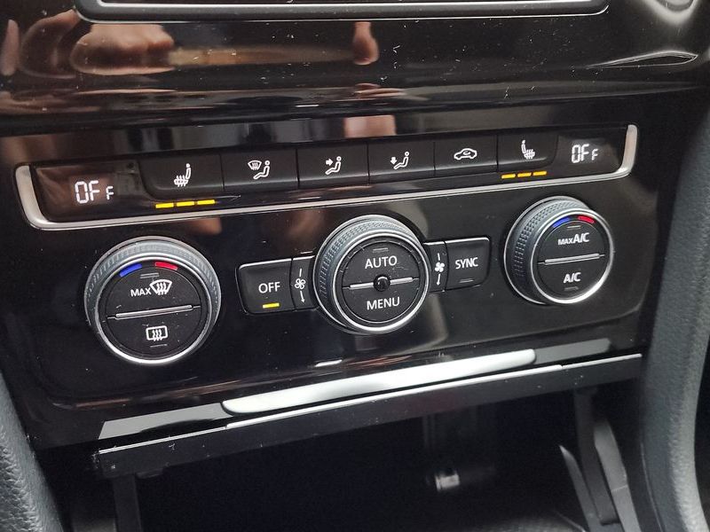 2016 Volkswagen Golf 2.0 TDI photo 18