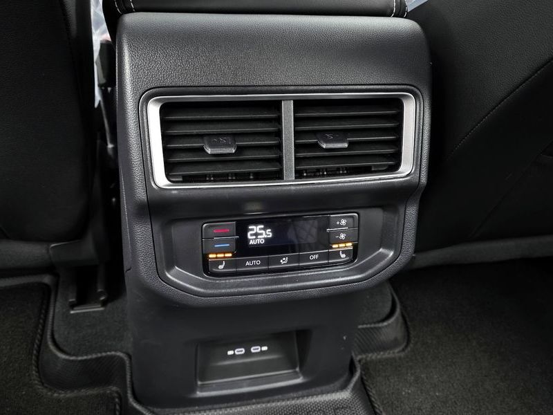 2025 Volkswagen 아틀라스 2.0 TSI R-LINE 6-Seater photo 18