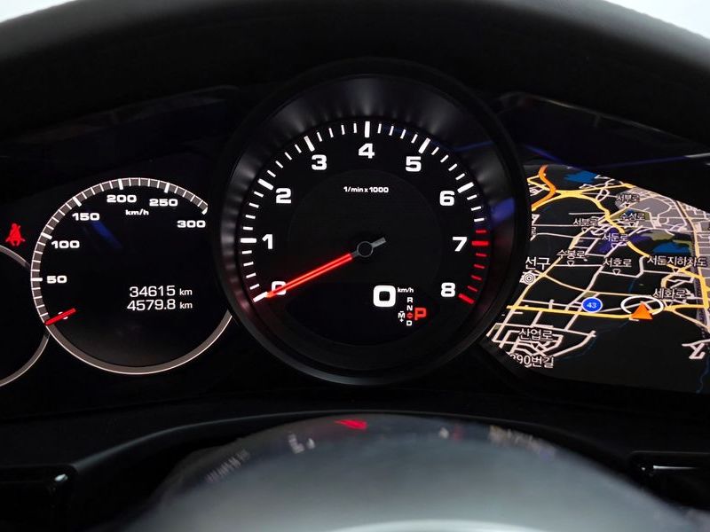 2018 Porsche Panamera 3.0 AWD photo 8