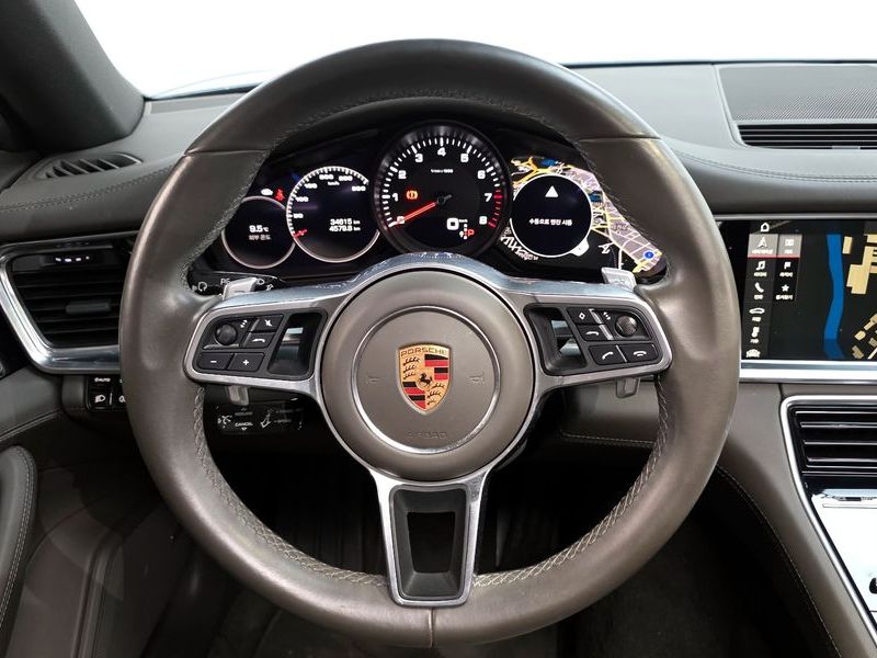 2018 Porsche Panamera 3.0 AWD photo 13