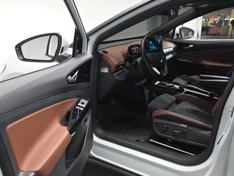 2023 Volkswagen ID.4 Pro photo 10