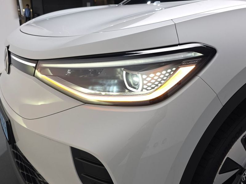2023 Volkswagen ID.4 Pro photo 22