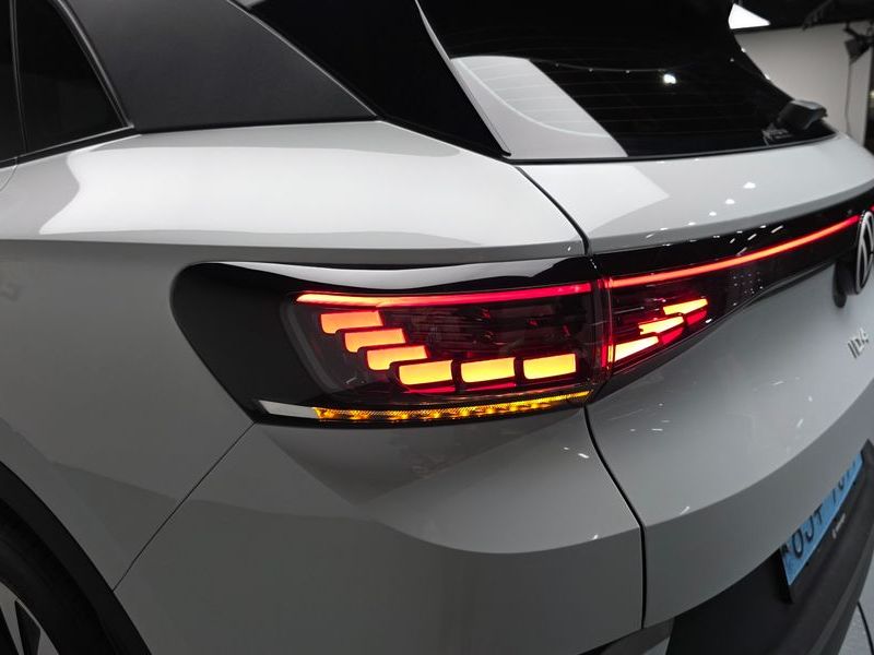 2023 Volkswagen ID.4 Pro photo 23