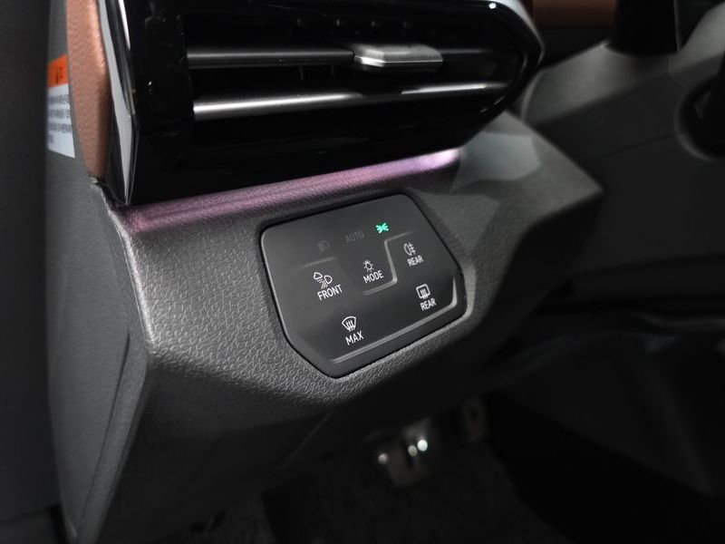 2023 Volkswagen ID.4 Pro photo 29