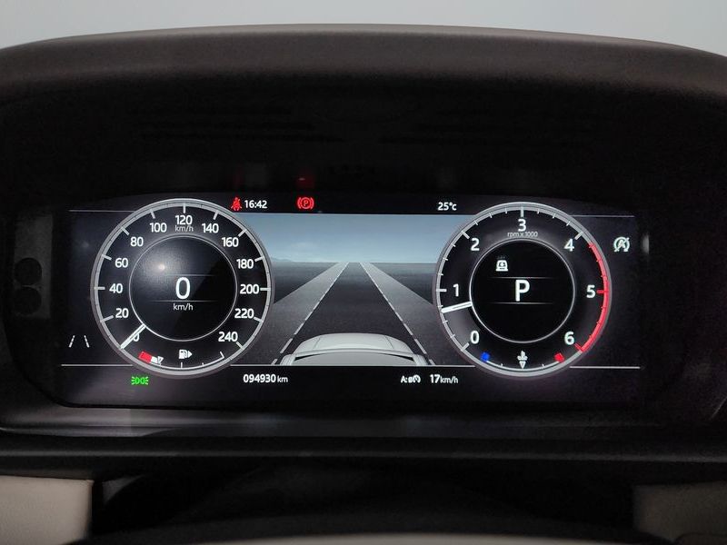 2018 Land Rover Discovery 3.0 TD6 HSE Luxury photo 8