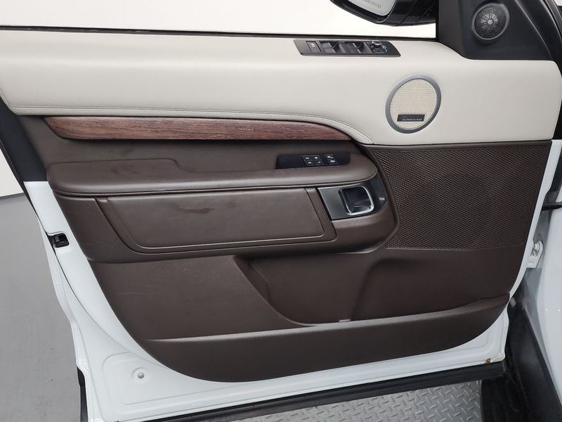 2018 Land Rover Discovery 3.0 TD6 HSE Luxury photo 24