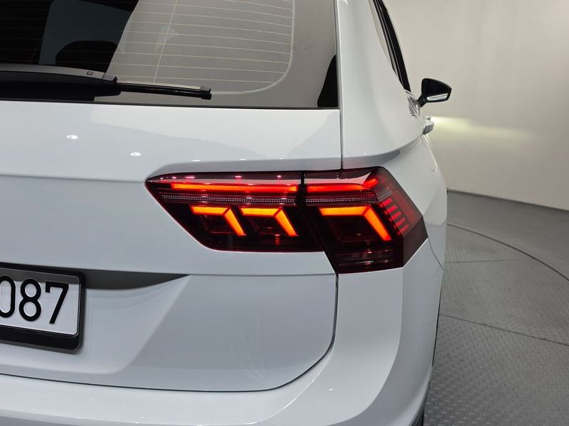 2024 Volkswagen Tiguan 2.0 TSI Prestige photo 23