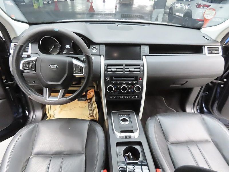 2017 Land Rover Discovery Sport 2.0 TD4 SE photo 10