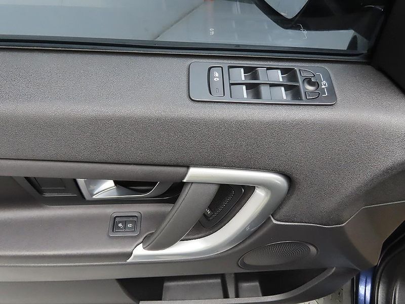 2017 Land Rover Discovery Sport 2.0 TD4 SE photo 11