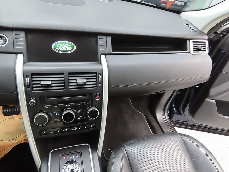 2017 Land Rover Discovery Sport 2.0 TD4 SE photo 14