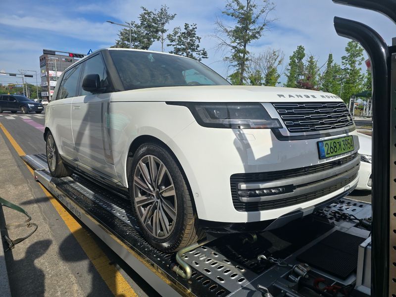 2026 Land Rover Range Rover P530 Autobiography Long Wheel Base photo 1
